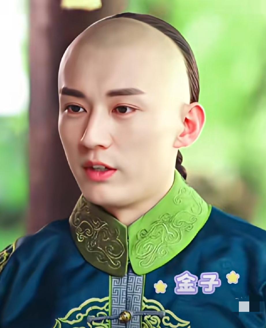 刘学义的这个造型也是非常帅气，而且还有点奶呼呼的呢……
刘学义 林锦岐 简明 @
