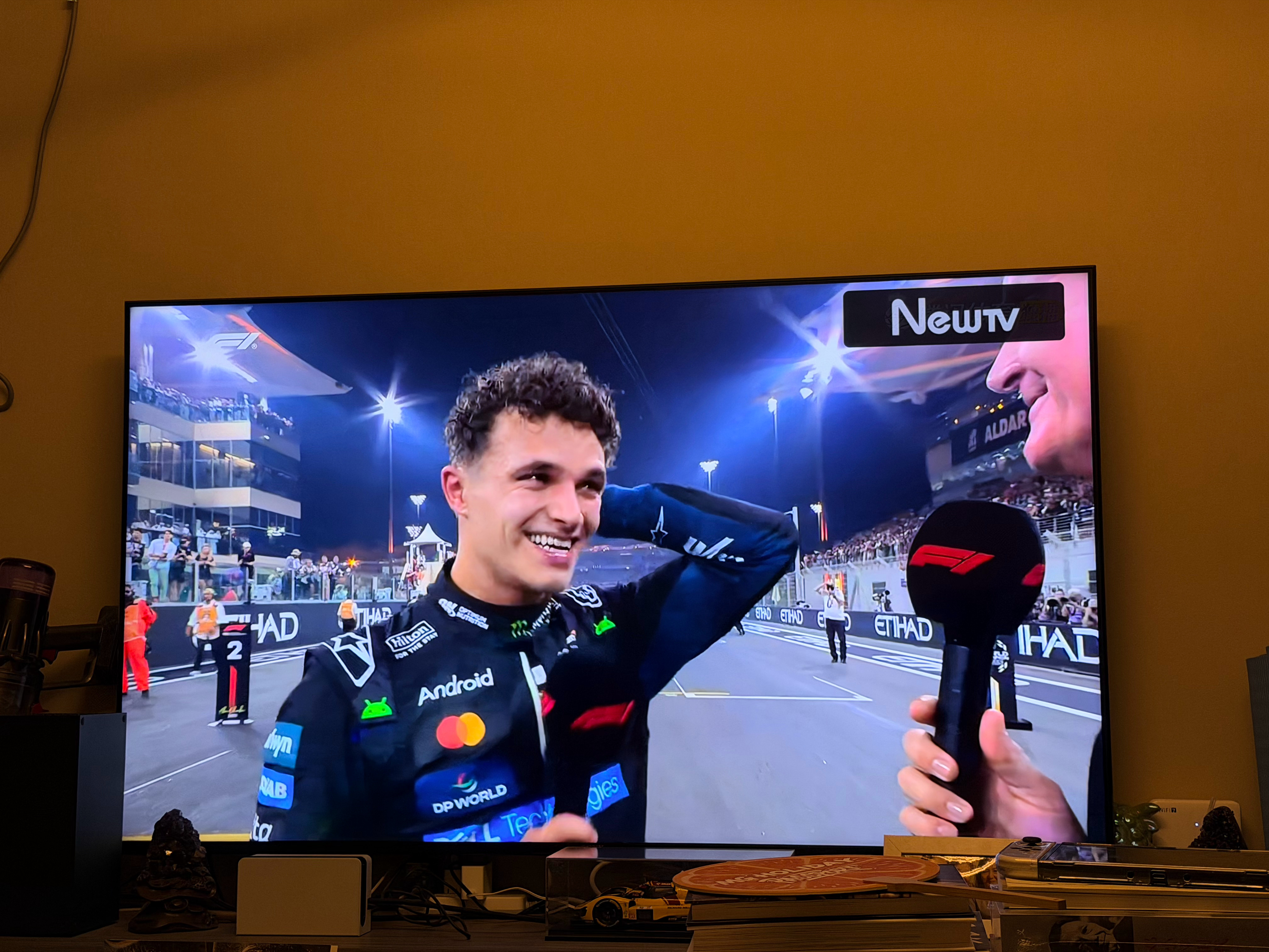 孩子哭了！还是恭喜吧，说实话不喜欢扎克布朗，但诺里斯能从不稳定一步步走到现在也不