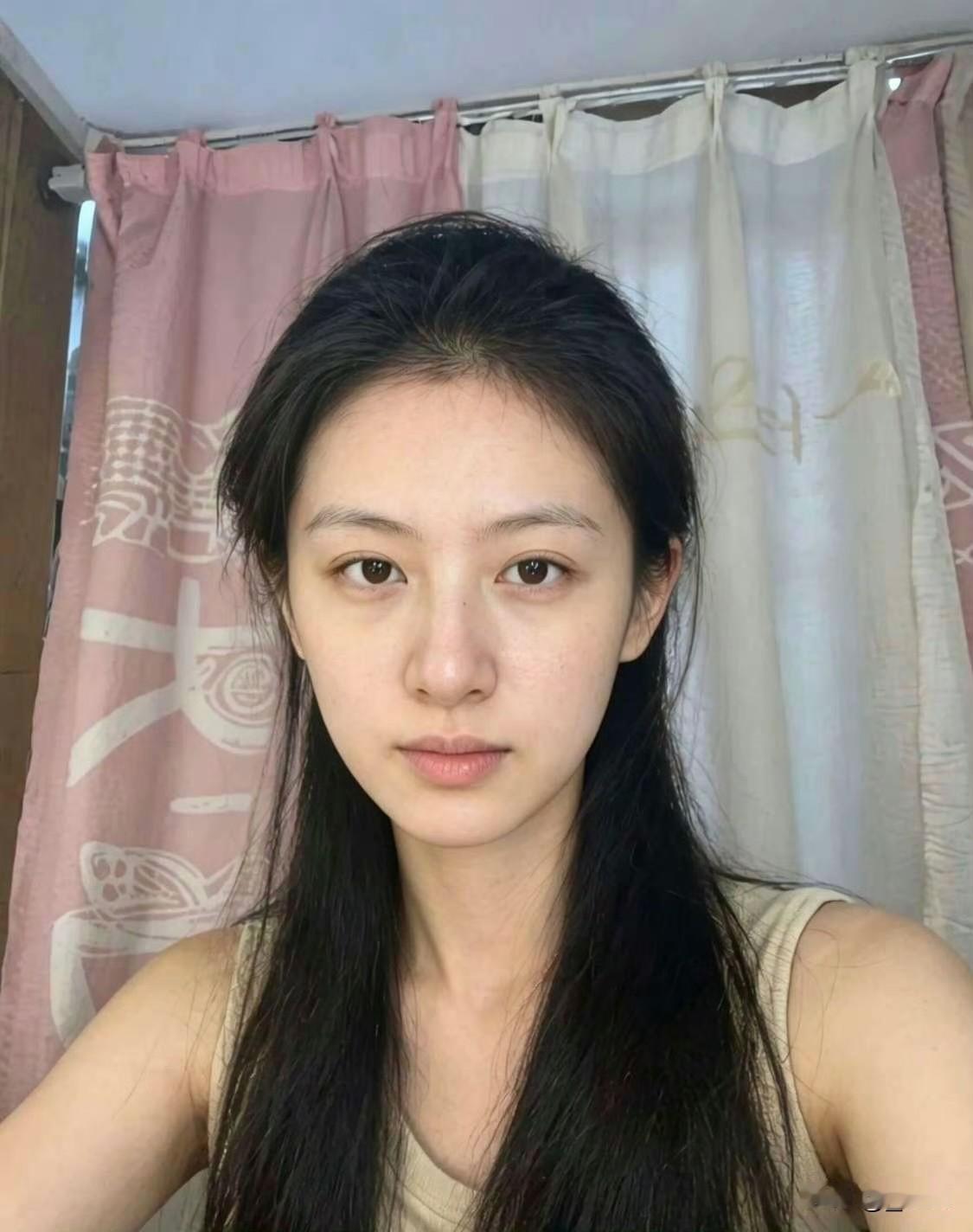 30岁，纯素颜，没修过图，你觉得看着显老吗？