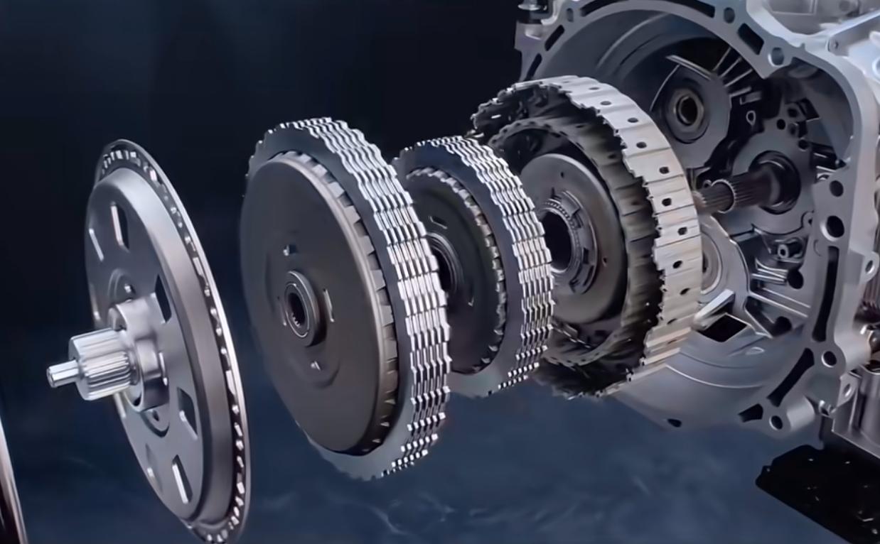 丰田双擎VS国产混动：技术壁垒与市场突围的较量

丰田双擎以 行星齿轮动力分配系