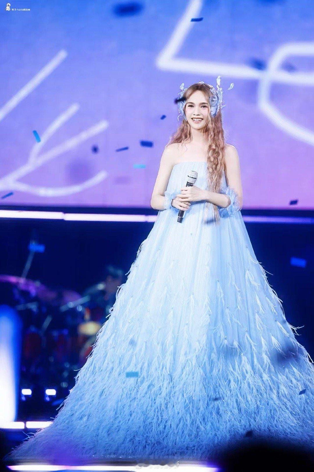 杨丞琳开年许下一千零一个愿望 这场演唱会像是杨丞琳音乐人生的一个精致缩影：起点是