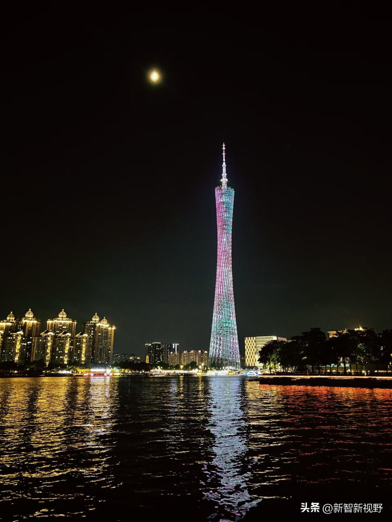 广州塔夜景，璀璨夺目，珠江倒影，美不胜收！🌃✨