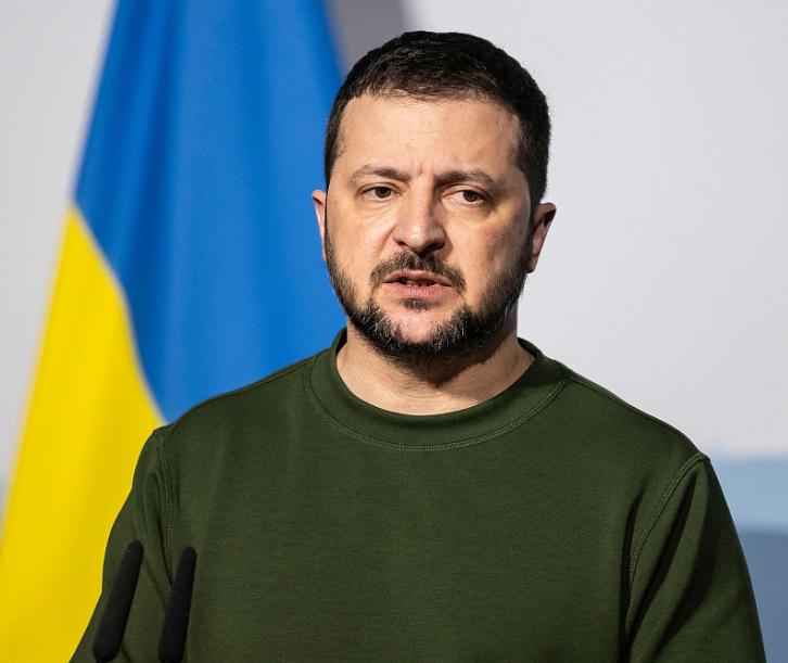 美国看懂了，俄罗斯也看懂了，俄乌冲突之所以不结束，最大的障碍其实就是泽连斯基，此