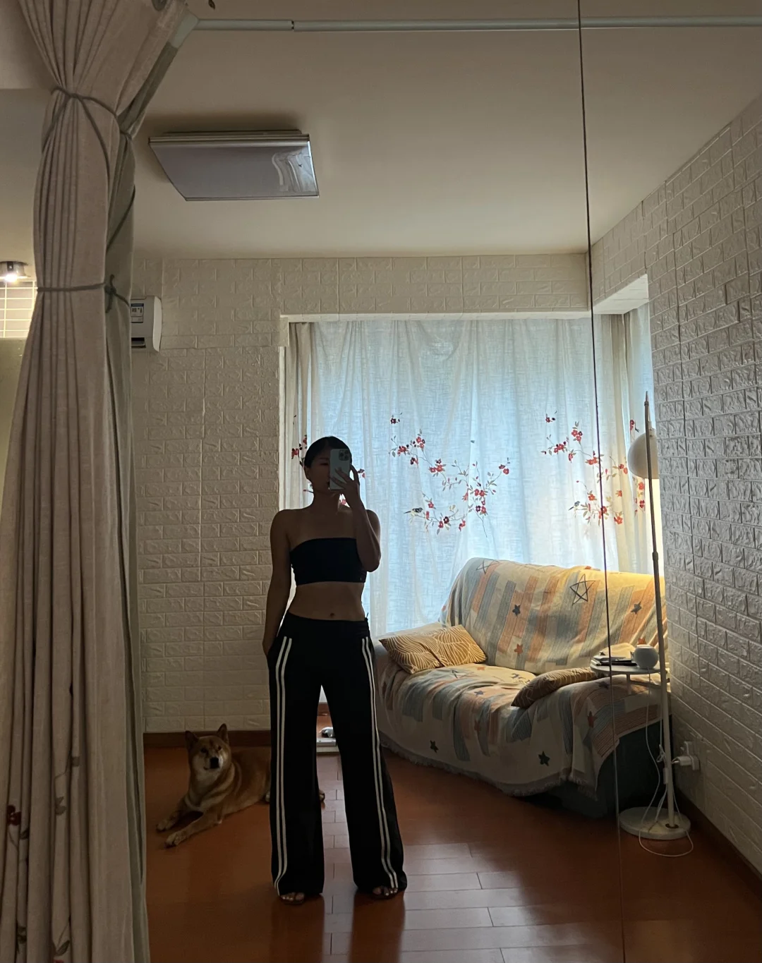 怎么低调？我特么身材这么好