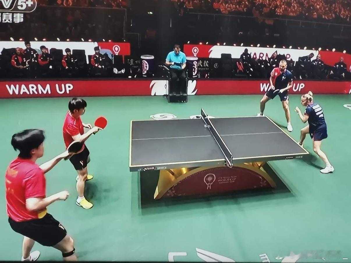 混合团体世界杯第二阶段，中国对克罗地亚，首先，混双出场的王楚钦孙颖莎毫无悬念，看
