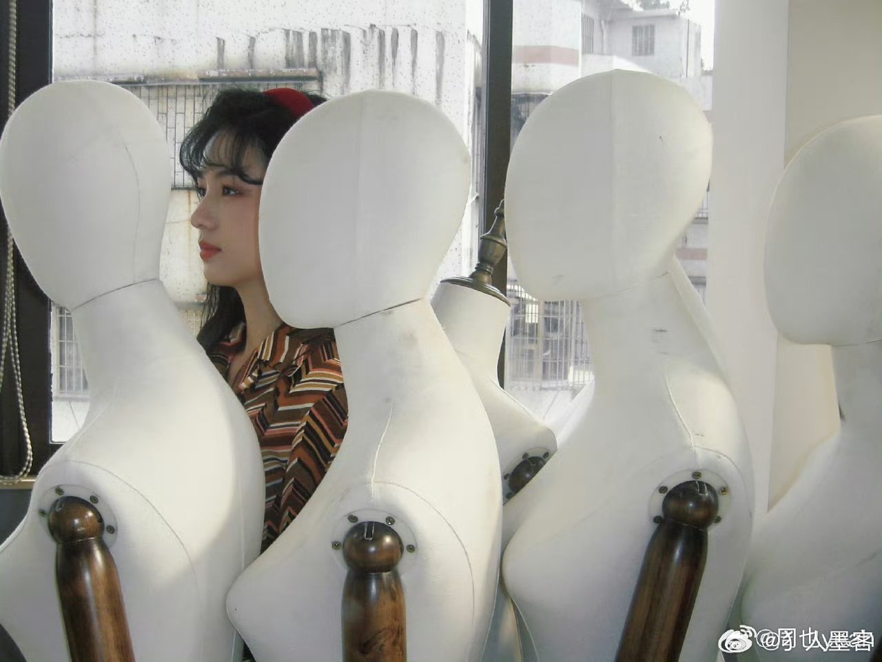 你好1983夏晓兰和她的店员们↓周也