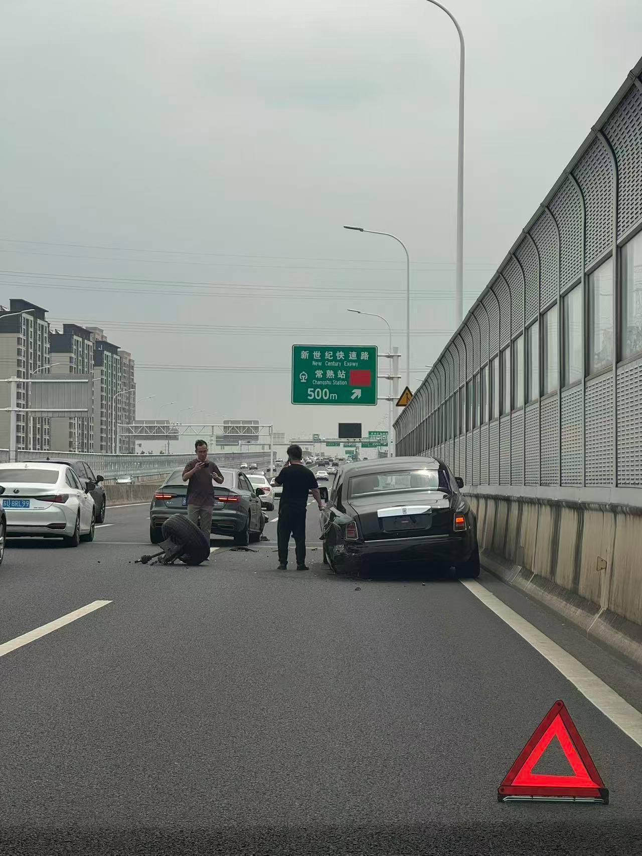 保险看了两眼一黑保罗车闻