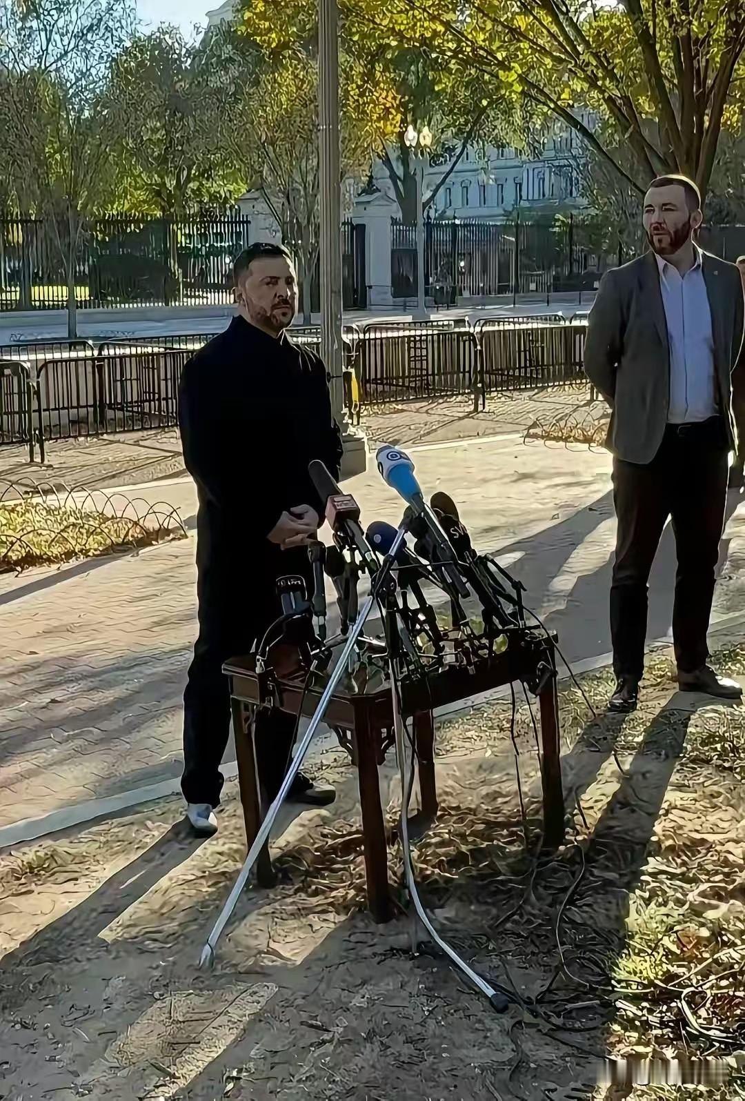 刚刚传来消息！
乌克兰总统突然宣布！
​10月22日，乌克兰总统泽连斯基公开宣布