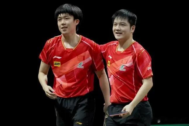 随着王曼昱4-1击败王艺迪拿到最后一个四强席位，第十五届全运会乒乓球单打四强全部