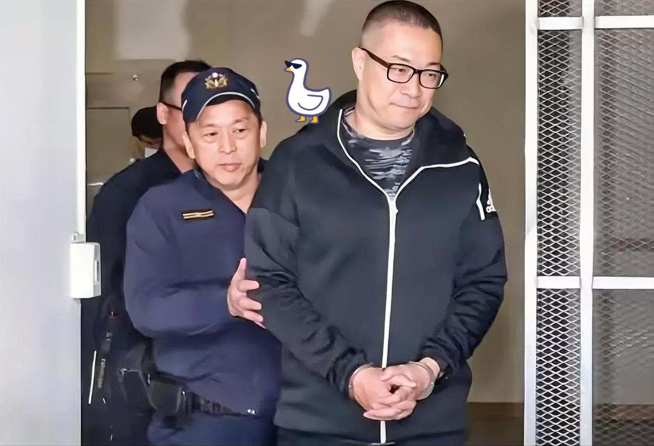 台湾政论名嘴出狱，强吻案争议再起，老搭档还会同框吗。
朱学恒最近从监狱出来了。他