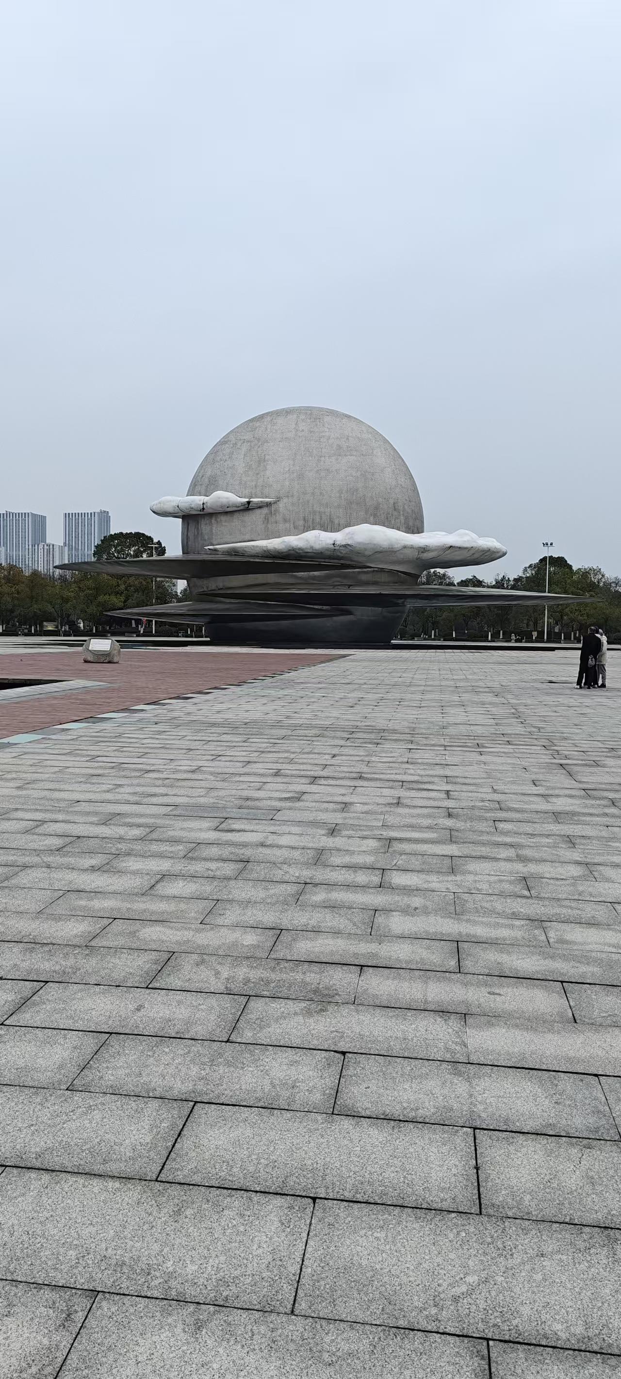 教育是一棵树摇动另一棵树，用耐心静待花开，用爱心守护成长。🌱

 人生智慧
（