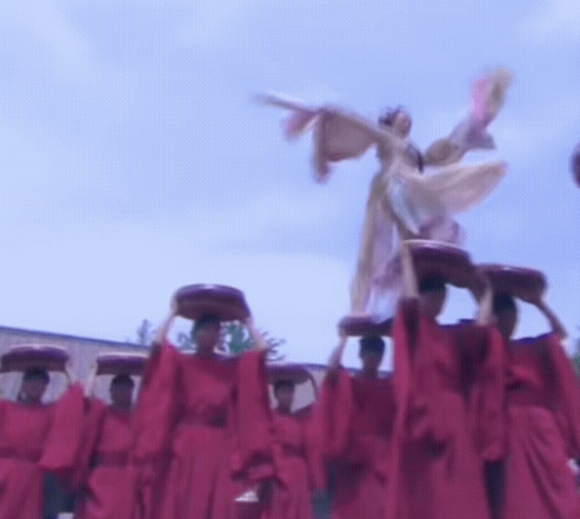新疆花最美的还是佟丽娅，当年看宫眼睛一直在她身上 ​​​