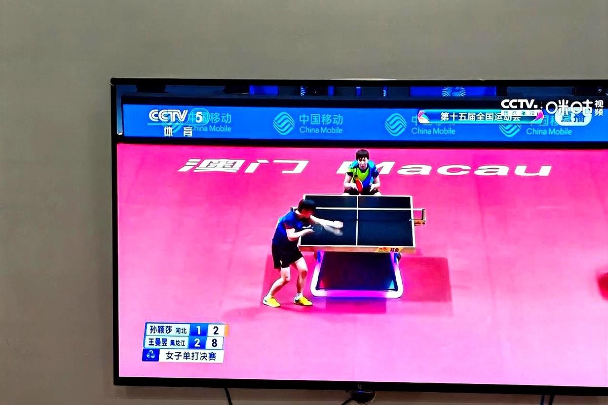 王曼昱把莎局逼到悬崖边。

第四局9平时，她连抽三板反手斜线，球像算好落点的导弹