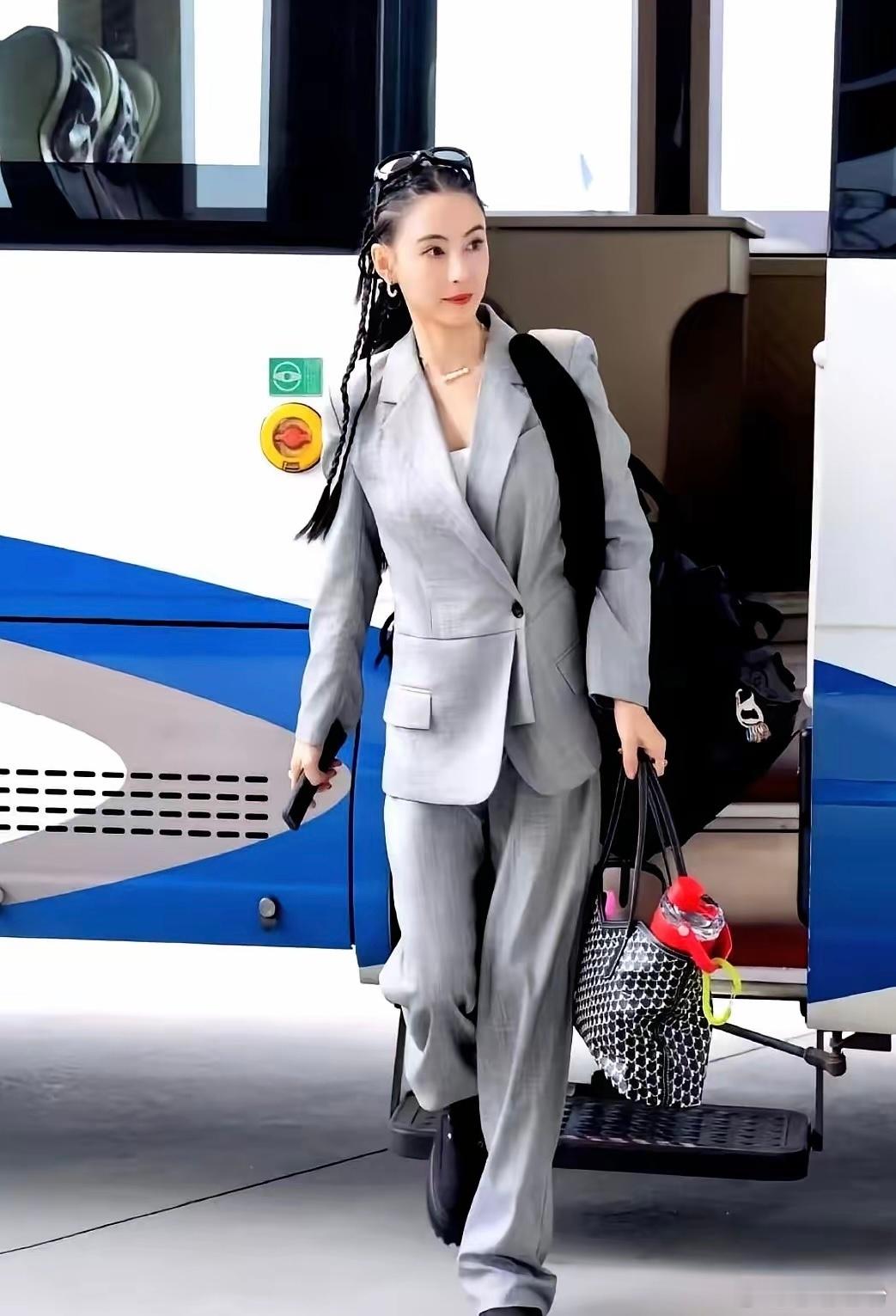 一路繁花影后茶话会麦吉丽时光三部曲  张柏芝重磅回归《一路繁花2》，受到那么多人