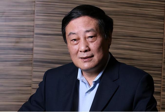 宗庆后离世后他的遗产继承引来无数“吃瓜人”。杜建英称自己的三个孩子是宗庆后的种，