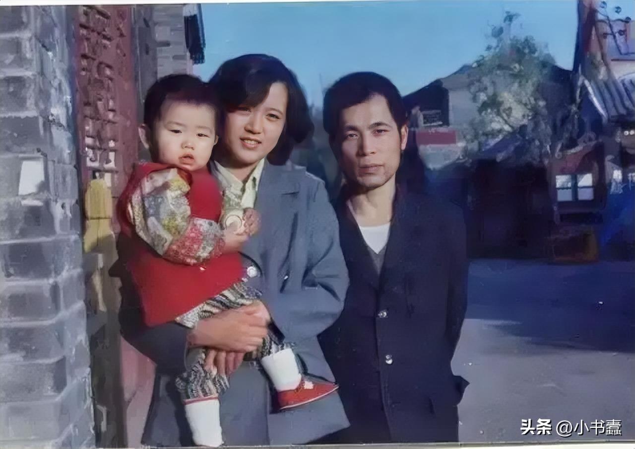 1981年，梁晓声经人介绍与北京姑娘焦丹相亲，谁知一见面梁晓声就对焦丹说：“我每