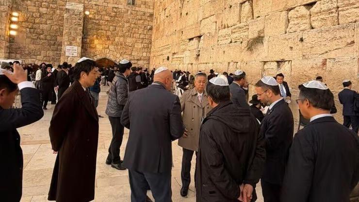 日本的一系列挑衅动作，让人不得不想起一个国家，那就是以色列。日本至今没有为二战真