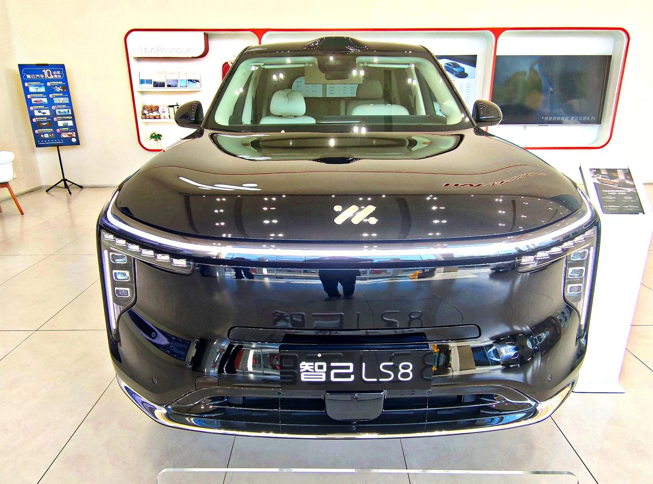 跨时代科技旗舰《智己LS8》
  2026年智己LS8新车惊艳上市，定位为跨时代