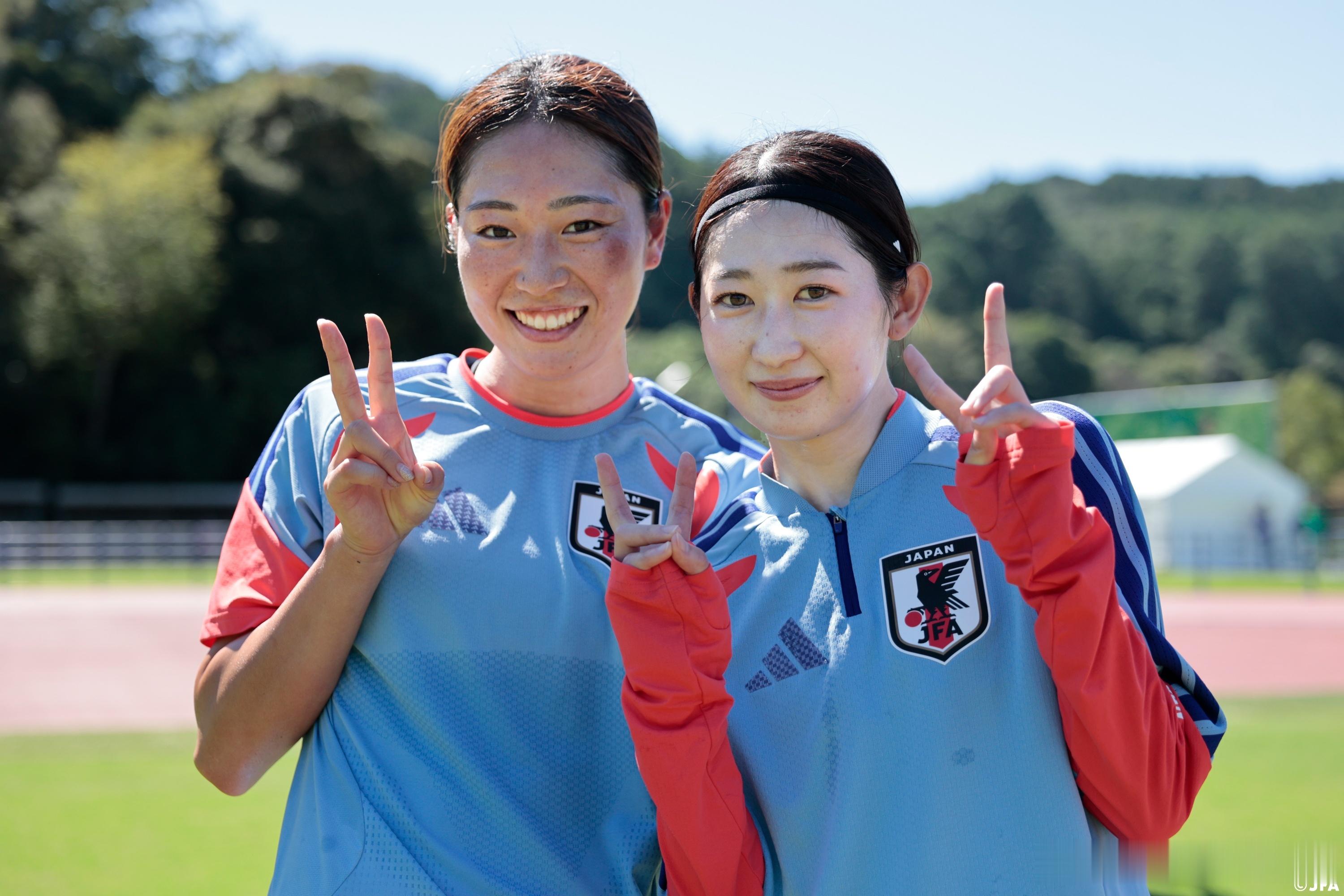 NadeshikoJapan  中嶋淑乃的球员生涯与塩越柚歩类似。2018年高中