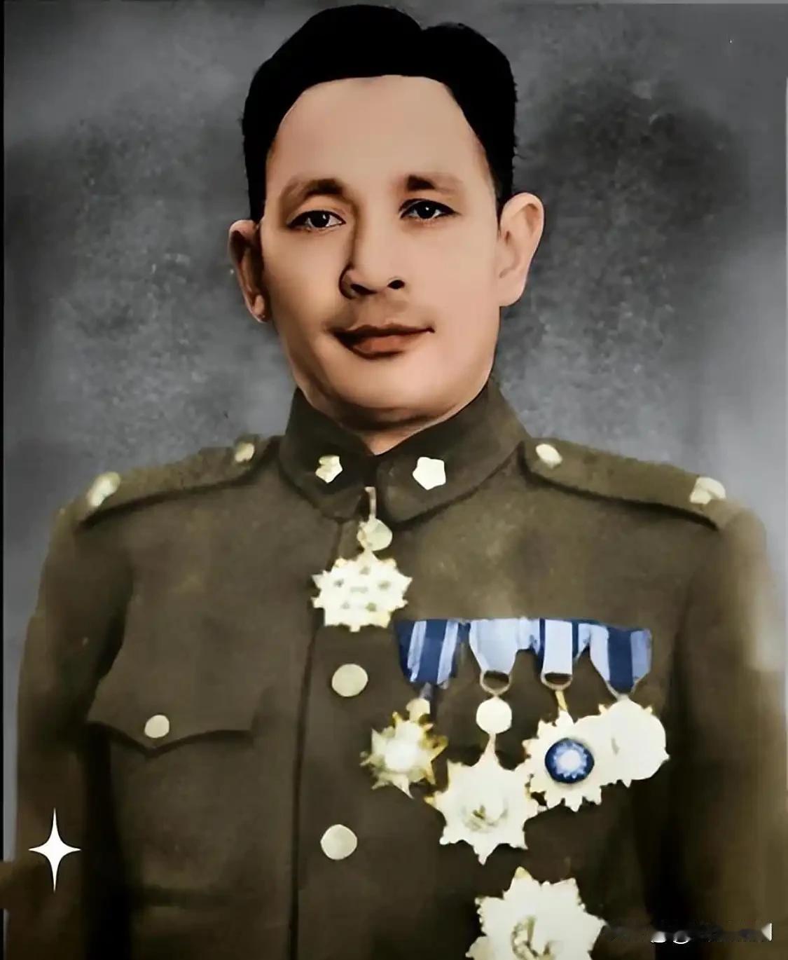 1949年12月的成都，寒风裹着硝烟味钻透街巷，国民党守军的士气比这天气还冷。孙