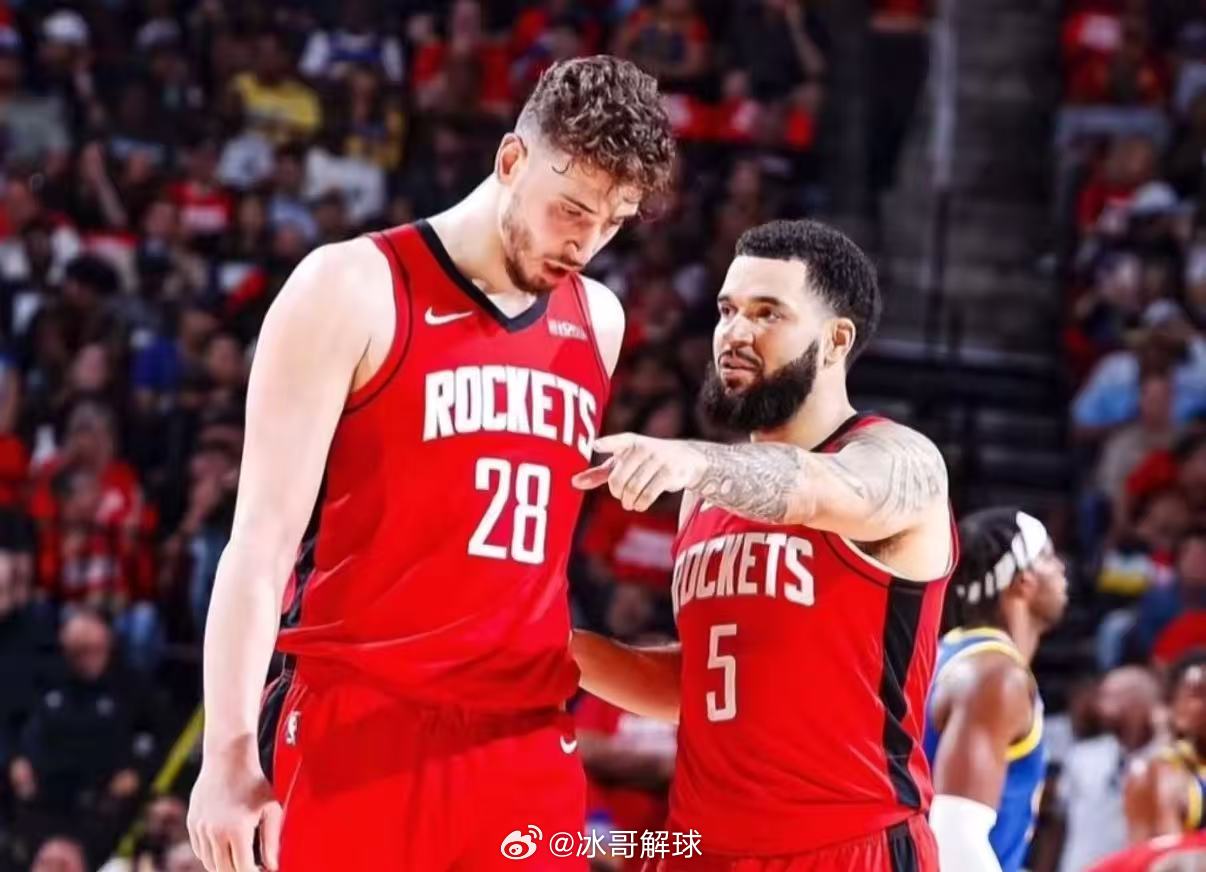 鹈鹕vs火箭NBA常规赛激战正酣，火箭对阵鹈鹕，三节战罢火箭80-72保持领先。