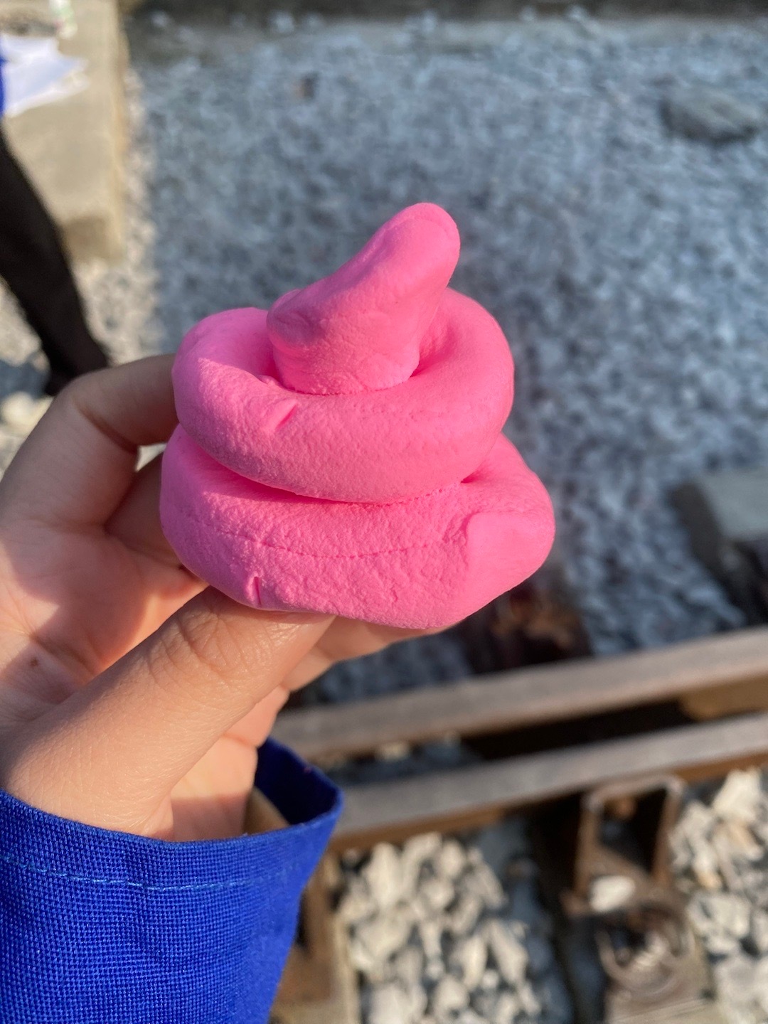 嗨 送你一个粑粑  