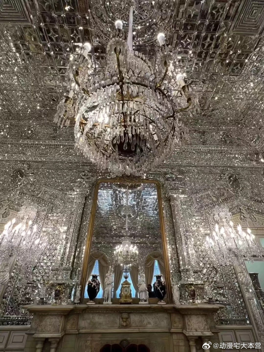 被联合国教科文组织誉为“卡扎尔王朝建筑杰作”的戈勒斯坦宫（玫瑰宫），在美以针对伊