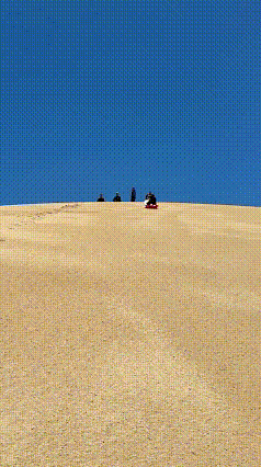 说实话没看出这个项目有啥好玩的
没有固定的轨道，左摇右晃的很危险
像这个飞出去的