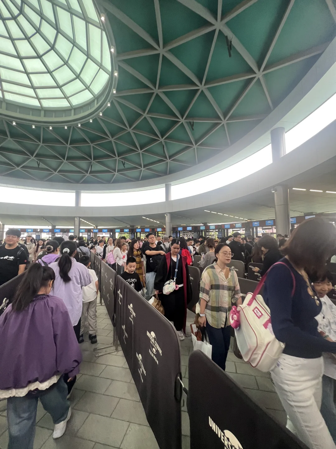 10.3环球影视城开始排队……