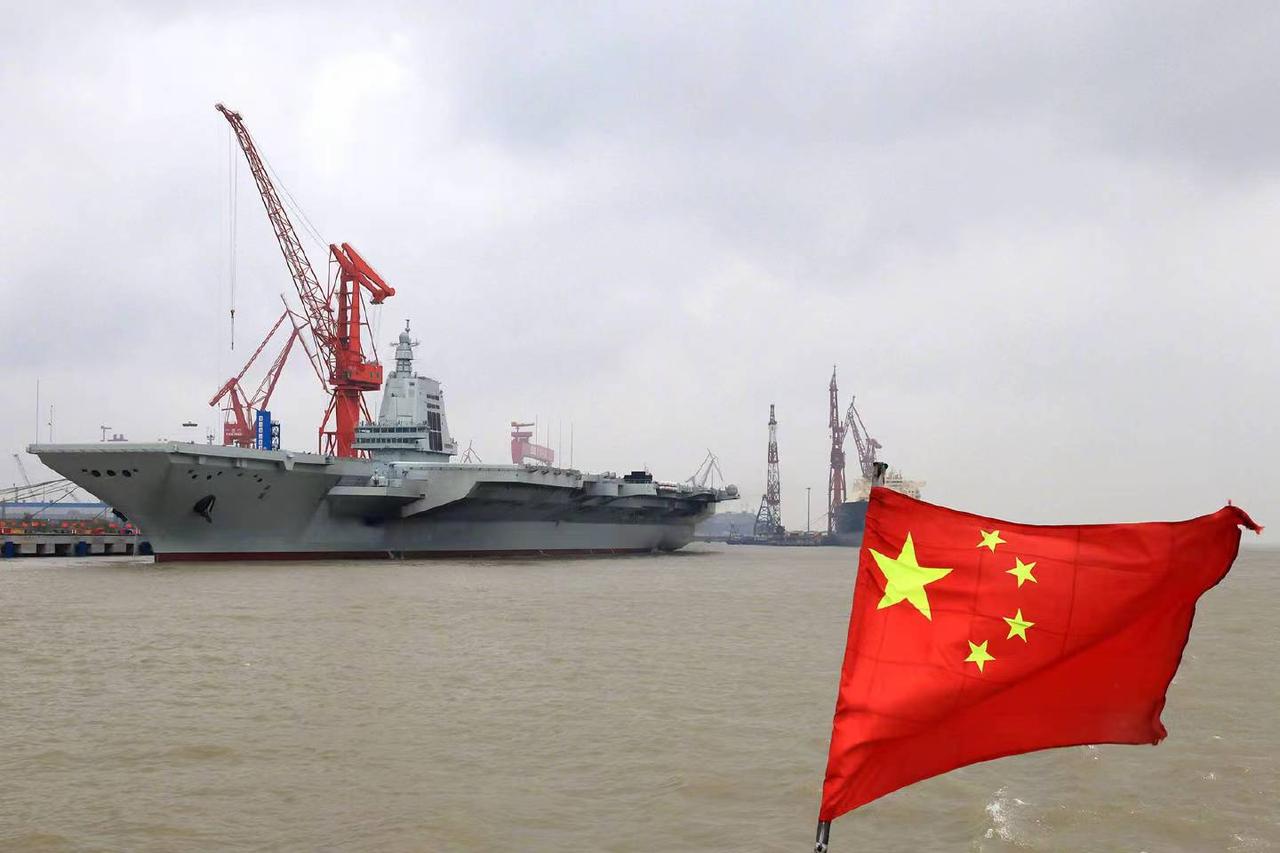 福建舰已展开首次海试，给大家分享几张图！