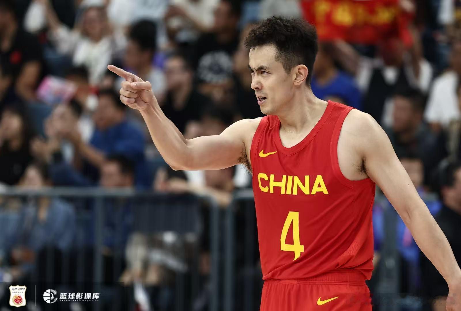 真特么硬！真特么帅！赵继伟太牛了中国男篮战胜日本男篮日本 主场哨