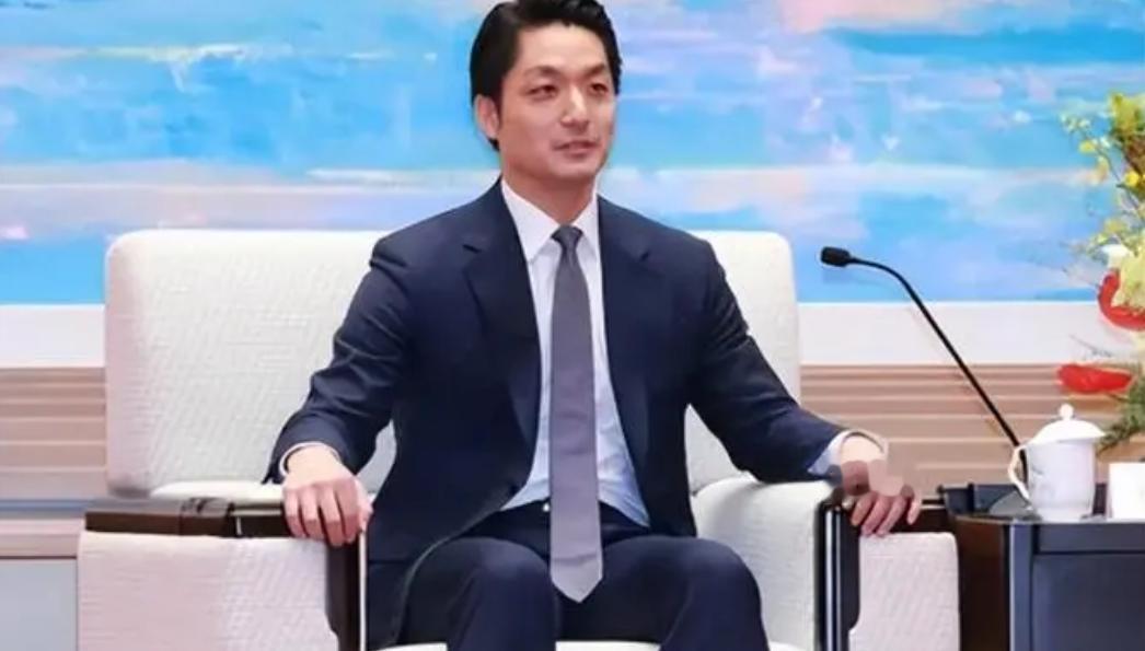 如果赖清德罢免或撤销蒋万安的台北市长职务，那么蒋万安或能成为当今台湾的民族英雄？