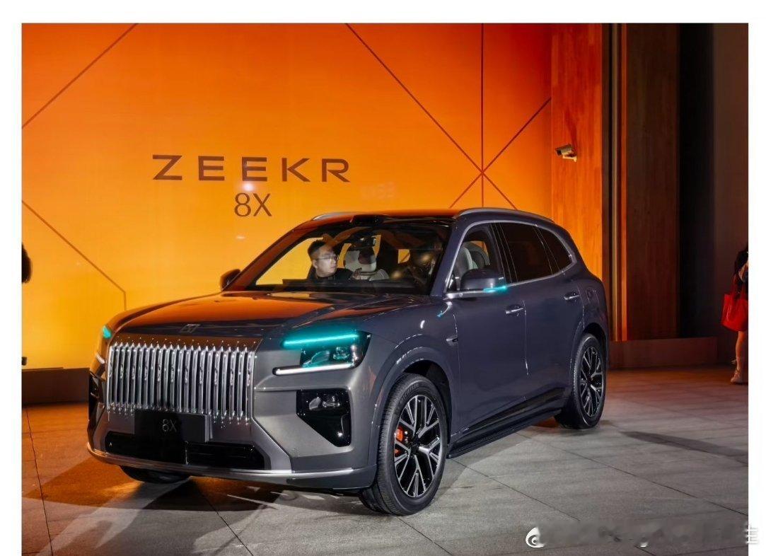 极氪8X首发舱驾融合超级智能体极氪8X是国内首发上超级智能体的，超级Eva。什么
