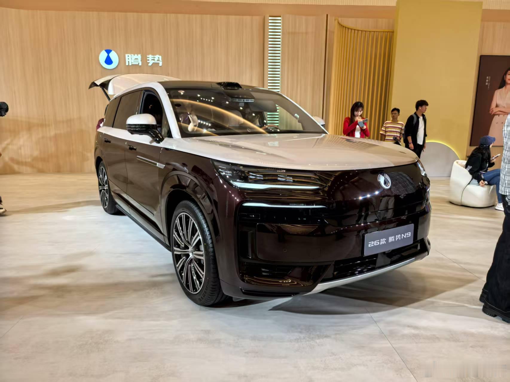 以前花四十万，差不多就买到一台奥迪Q5、奔驰GLC这样的豪华品牌中型SUV。但是