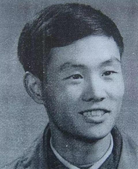 1970年，南京青年因一首歌判死刑，被公审后。审判员给他的宣判竟然是“有期徒刑1