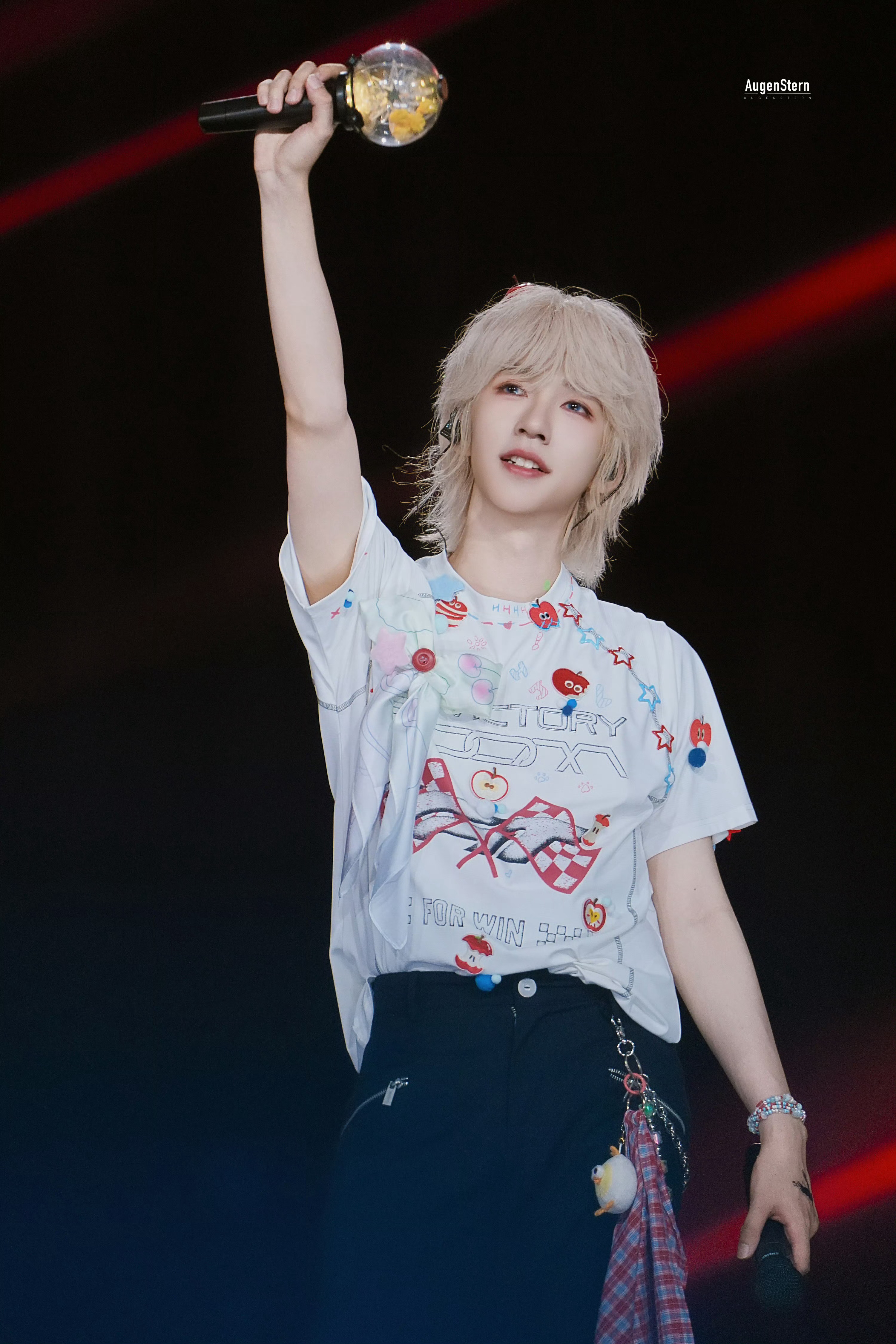 贺峻霖贺峻霖五十公里桃花坞6💚贺峻霖百度网盘代言人“只要心怀热爱，便 不惧山海