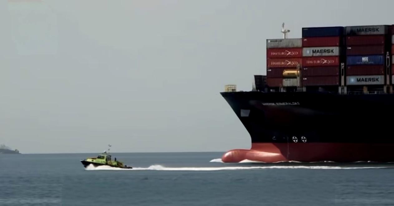 在美军扣押了委内瑞拉的油轮之后，美媒爆料上个月美军特种部队拦截了一艘从中国驶往伊