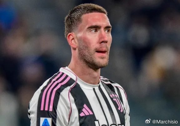 突发！弗拉霍维奇可能不会入选对阵乌迪内斯的比赛大名单，因为斯帕莱蒂和医疗团队商量