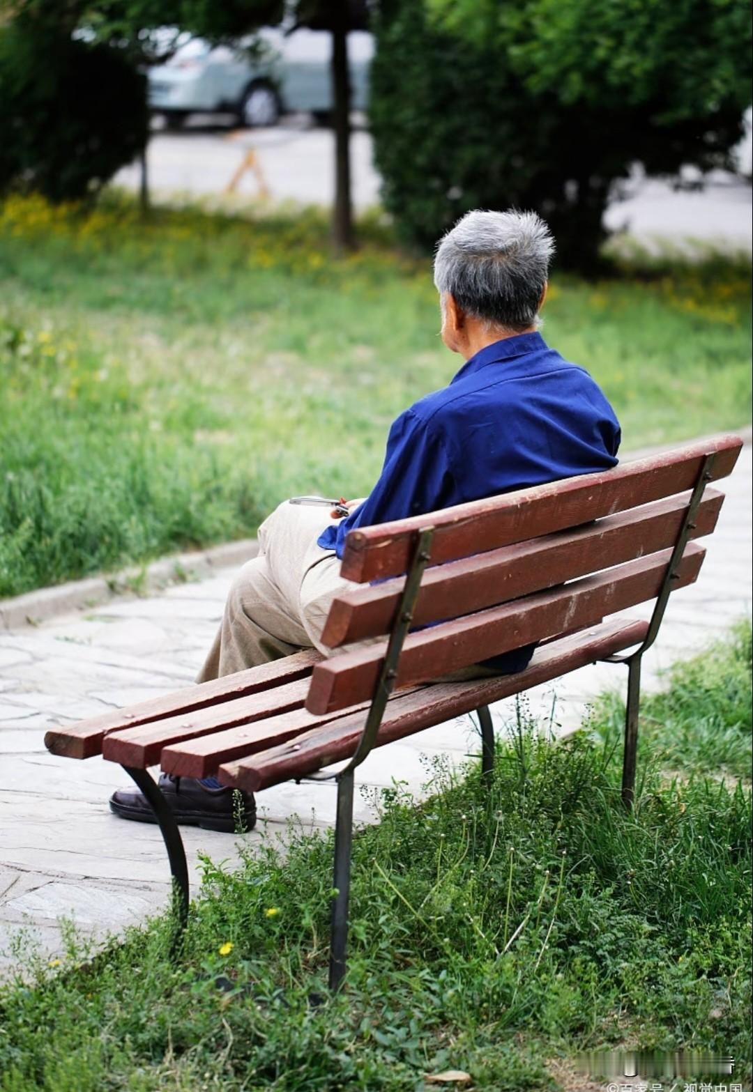 刚退休后心情焦躁怎么办退休后节奏突变，焦躁很正常。多培养爱好、规律作息，慢慢适应