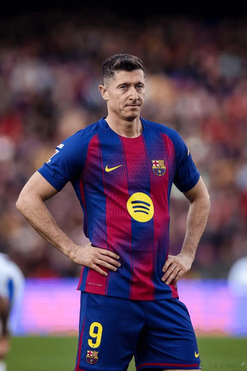 莱万本赛季联赛每90分钟预期进球1.03，所有西甲球员最高，老法拉利也是法拉利。