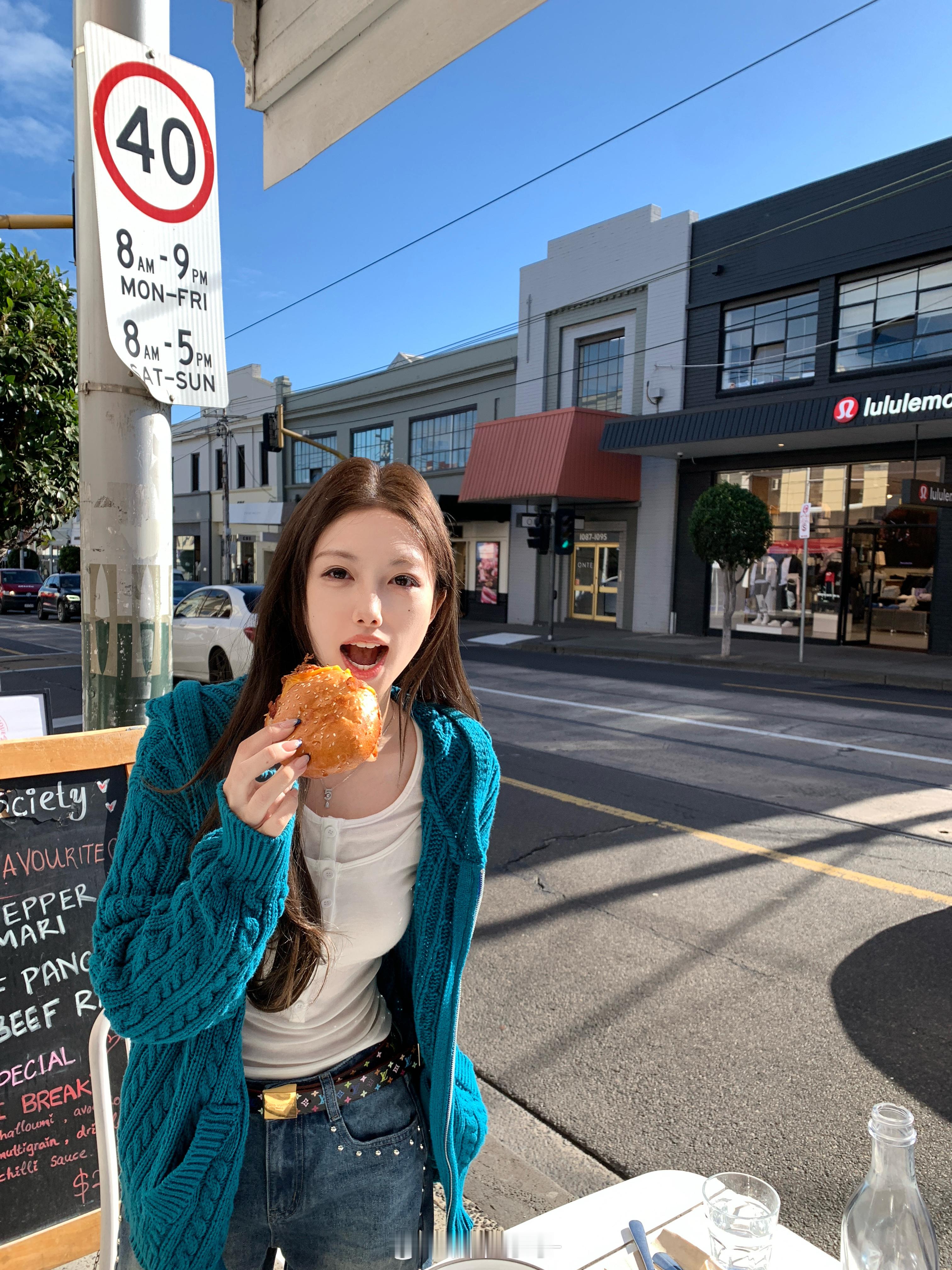 🇦🇺🍂早秋刚需单品！进店必买系列！温柔又慵懒的麻花针织开衫！版型自带松弛感