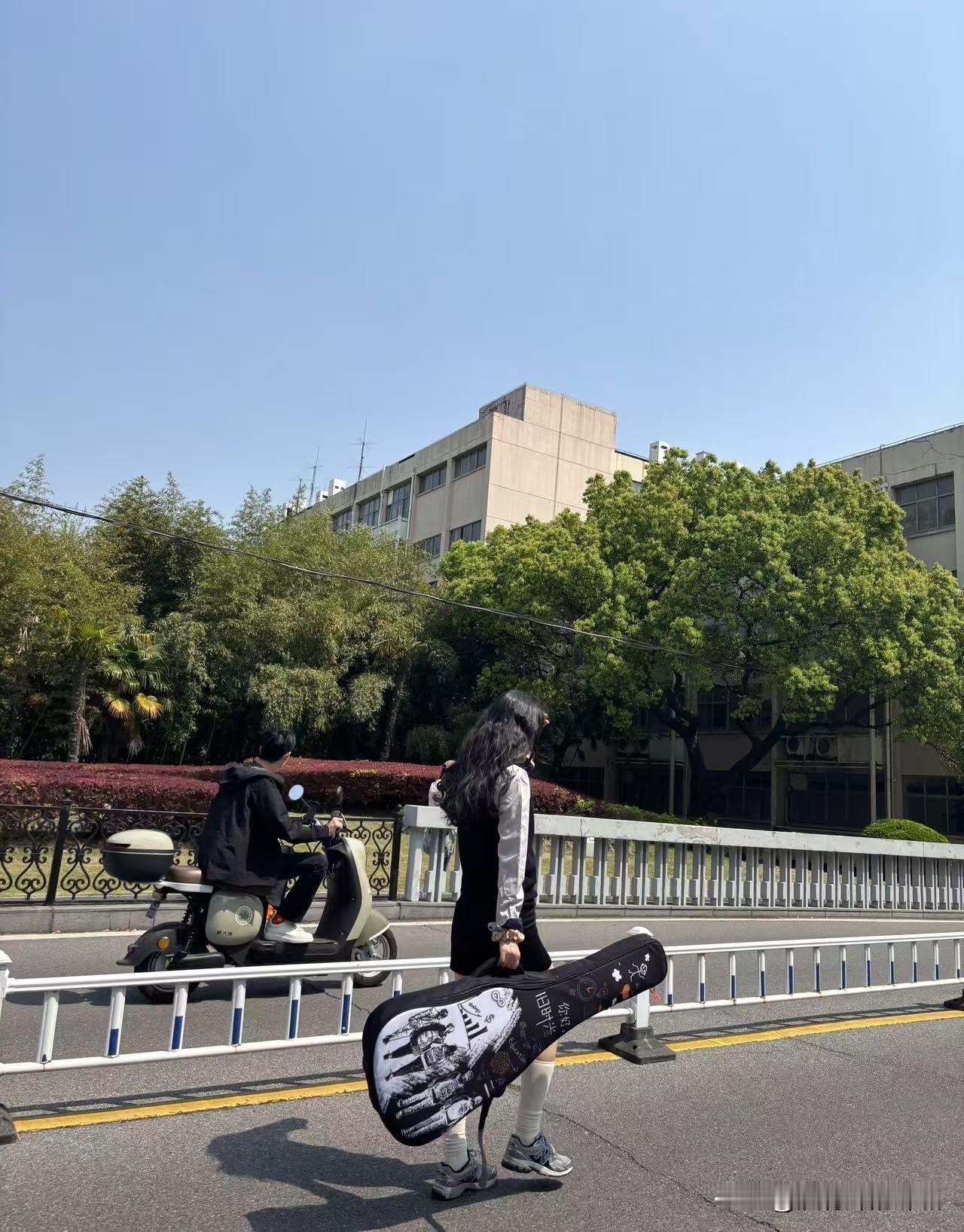 闺女半个月前，跟我说，五一一起出去玩，她说想去扬州，让我做决定，因为她在读研究生