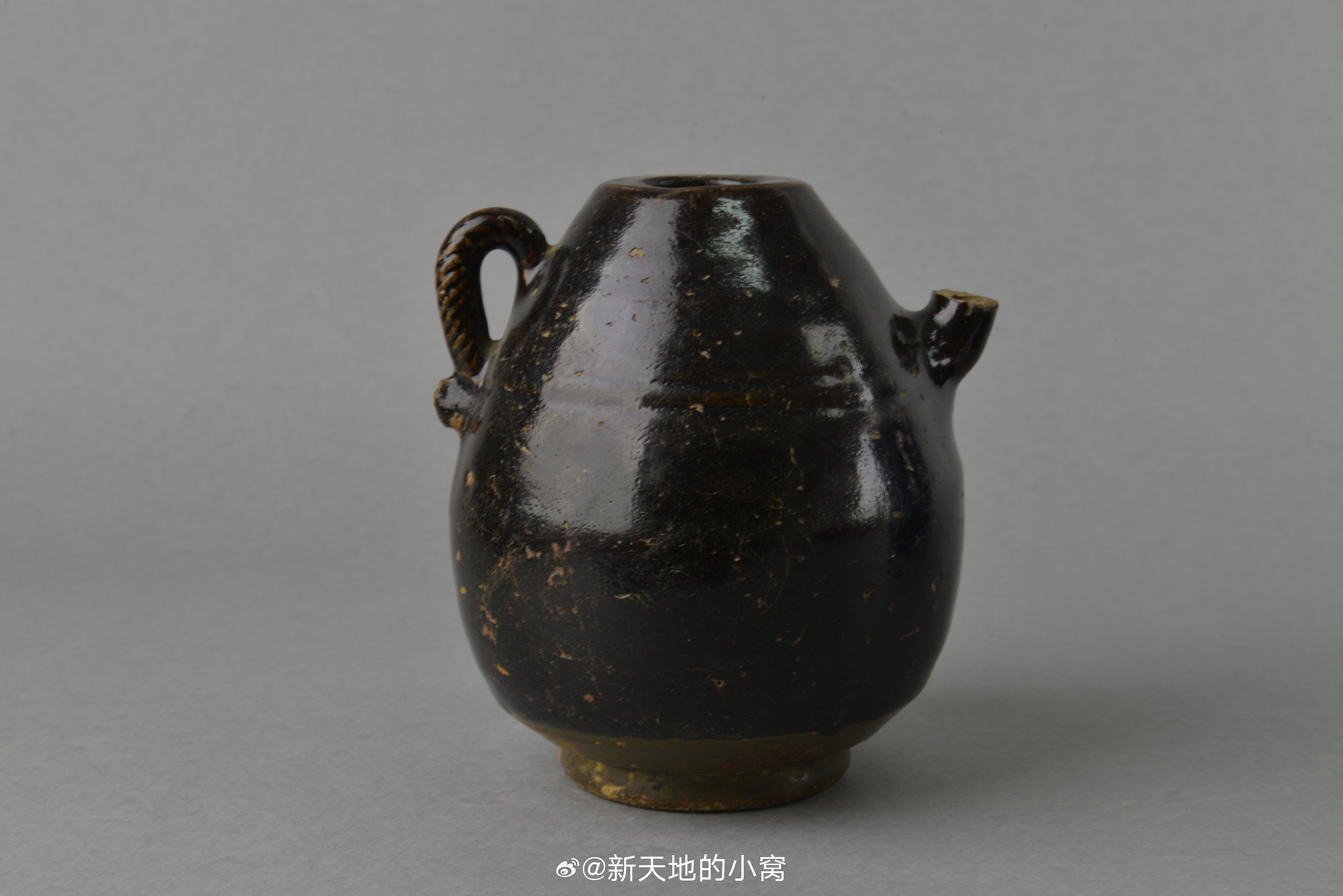 是时候去趟博物馆了文物代言人藏品欣赏每天认识一件文物元黑釉执壶---高13.0c