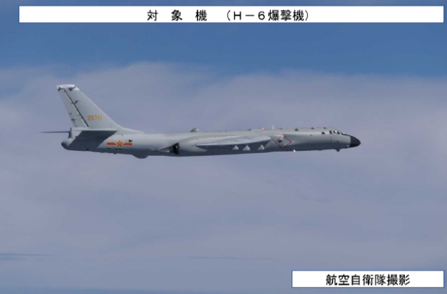 6月27号，轰六进入日本海上空，东京刚想出手发现恐怖一幕！当天，中俄两国空军在日