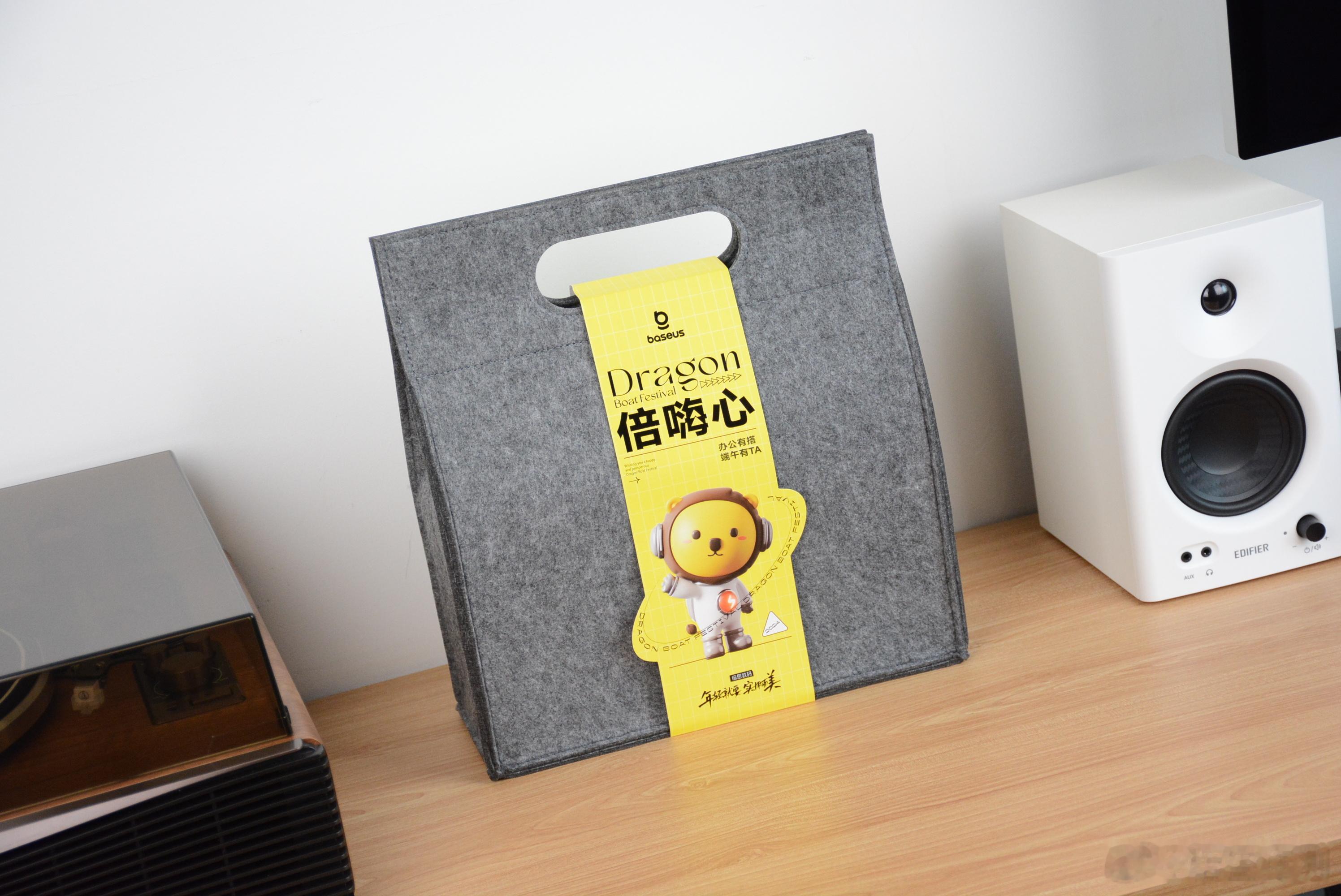 倍思这一整套，堪称桌面超快充天花板了！分别是：倍思Nomos 100W氮化镓桌面