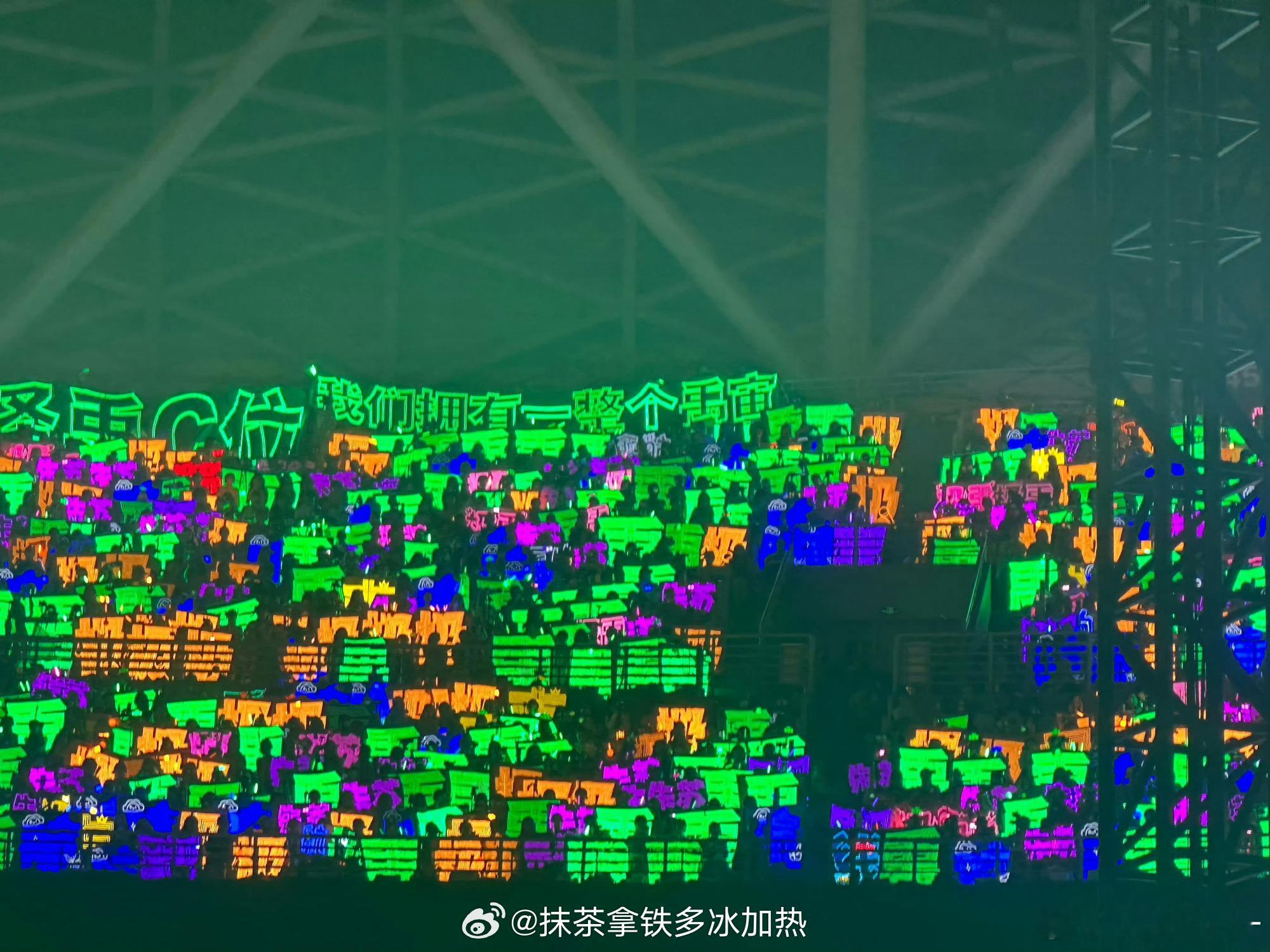 这才是你梦里的蓝海吧[泪奔][泪奔]不过你还算聪明知道把棚p蓝[泪奔] ​​​