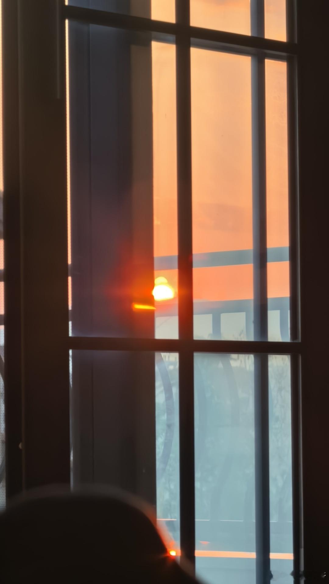 爱从来都不是限制来自友情的爱 来自父母之爱这一辈受其苦 受其害家族的忠诚会让人变