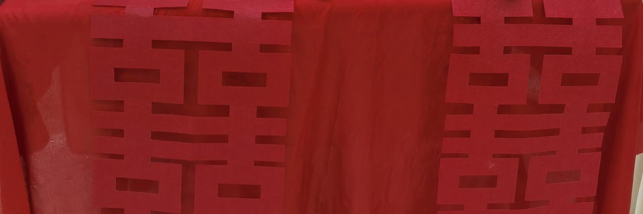 说媒
就是做未婚青年男女的介绍人。我们这地方说是要说媒就要说成至少三次，不知道其