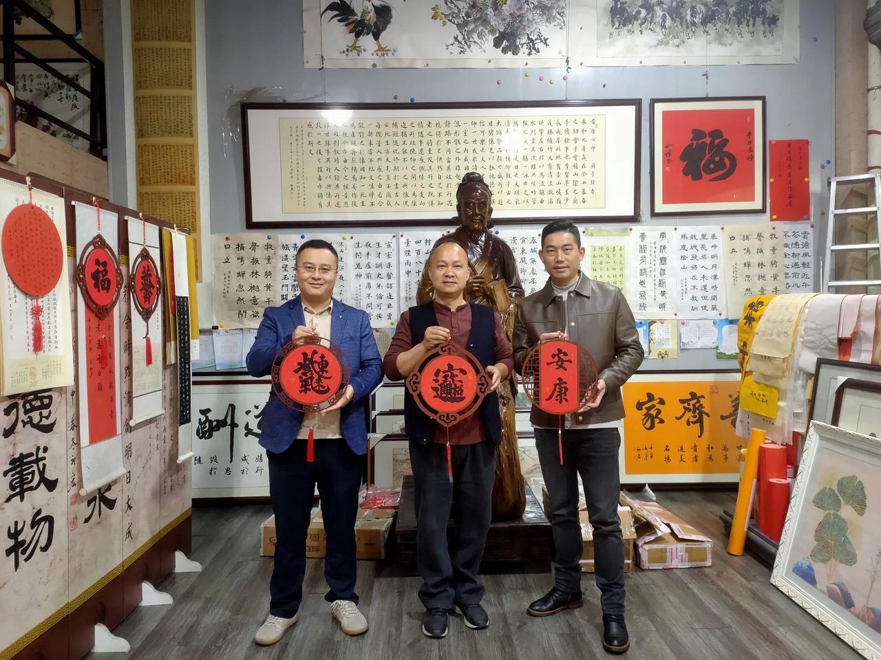 睁眼投师，闭眼投胎。学艺先择良师，技艺随身，师德铭心。遇良师，习其艺念其恩，心摹