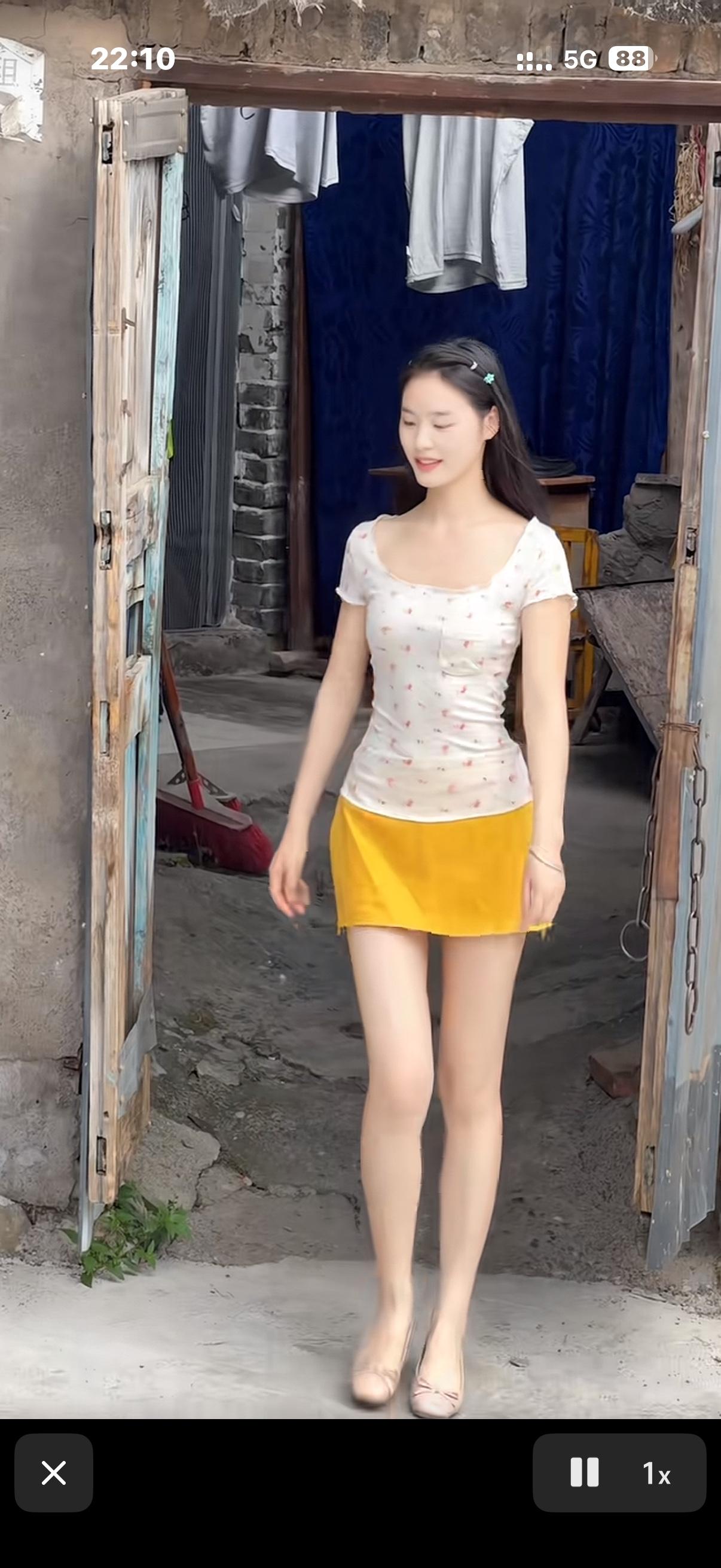 农村女孩，没有上过大学，家庭不富裕，
有人喜欢吗？